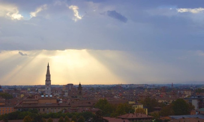 Old Town Apartment | City Center with private parking and stunning view.