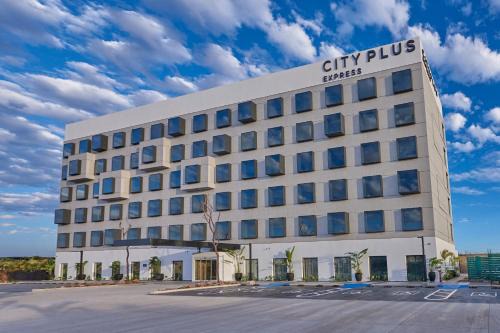 Marina Mazatlan Hotel | City Express Plus by Marriott Mazatlan