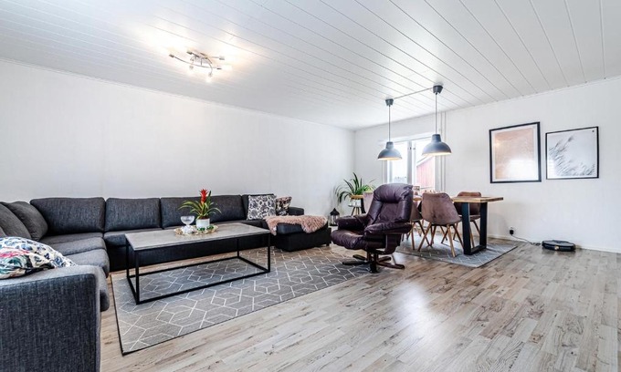 Narpes Villa | City House 24h check-in