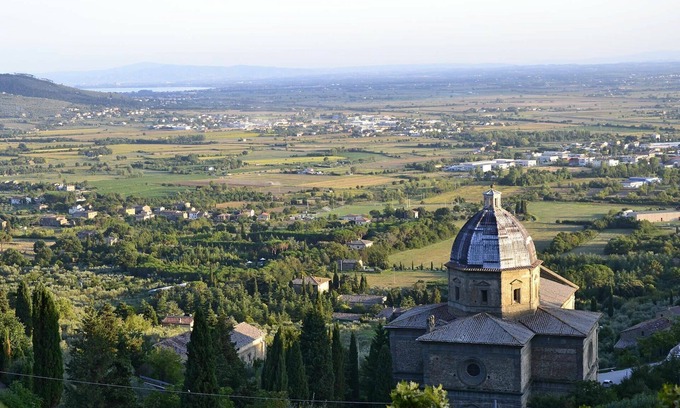 Cortona Apartment | City/Village Apartment in Cortona with 2 bedrooms sleeps 4