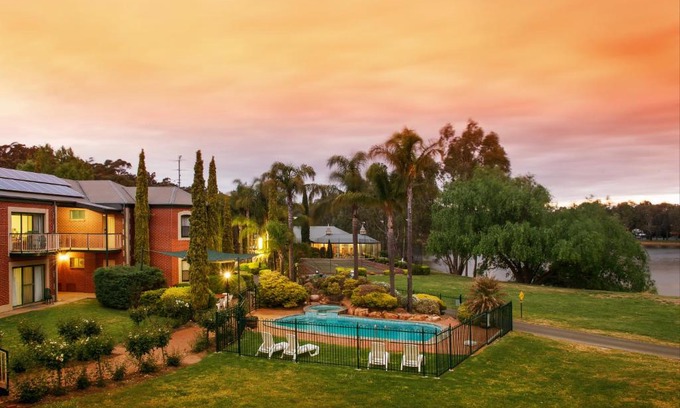 Clare Hotel | Clare Country Club