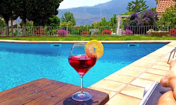 Orgiva Cottage | CLASSIC ANDALUSIAN VILLA, SURROUNDED BY ORANGE TREES, FOUNTAINS. PRIVATE POOL.