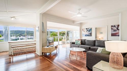 Hardys Bay House | 'Classic Cottage on the Bay' by HolidayCo