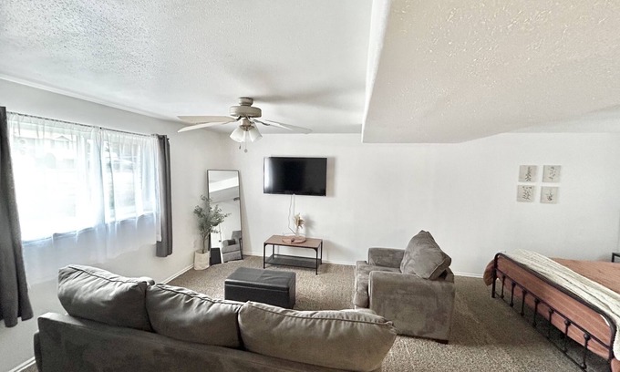 Provo House | Clean & Cozy 2 Bed 1 Bath
