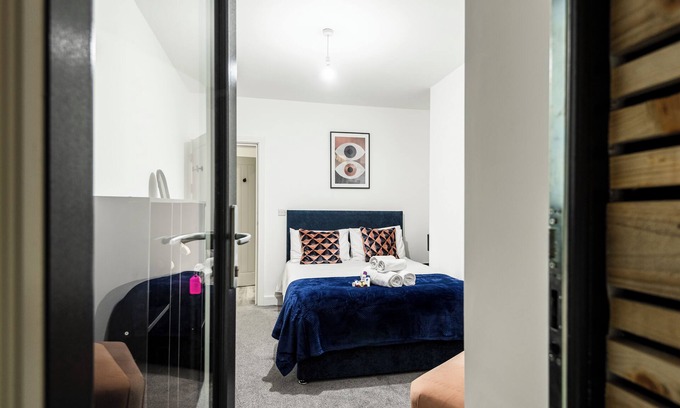Bury Apartment | Clean Lines & Cozy Vibes: Refined 2BR Flat in Bury