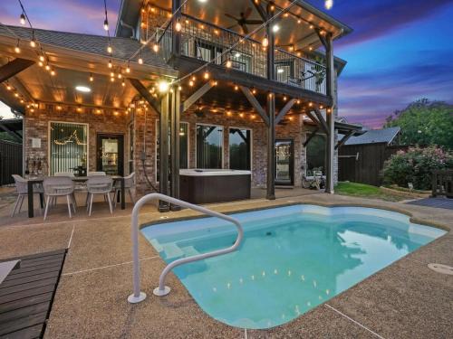 Lewisville House | Clearview Castle - Pool* Jacuzzi Lake View
