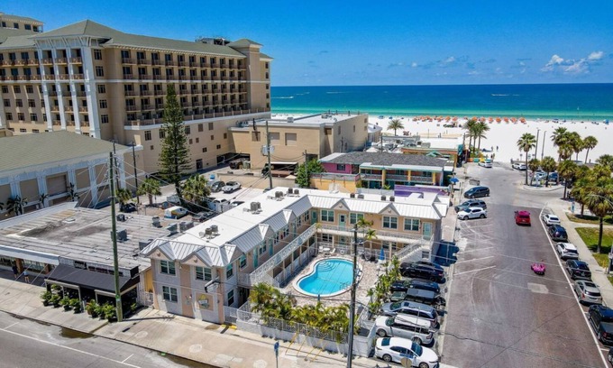 Clearwater Beach Condo | Clearwater Beach Suites #105
