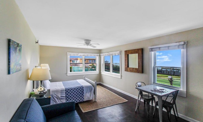 Ocean Beach Hotel | Clegg's Hotel