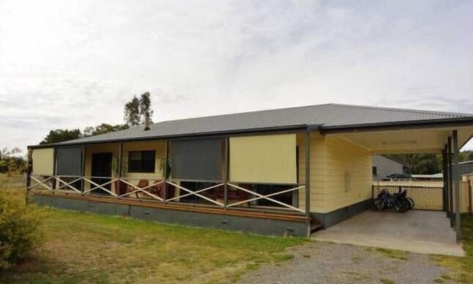 Halls Gap House | Clematis House Halls Gap