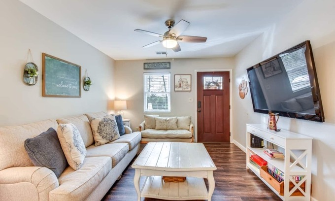 Clemson House | Clemson House 1 mile from University & Stadium!
