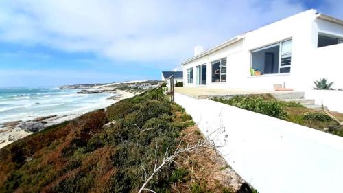 Arniston House | Cliff Cottage In Arniston