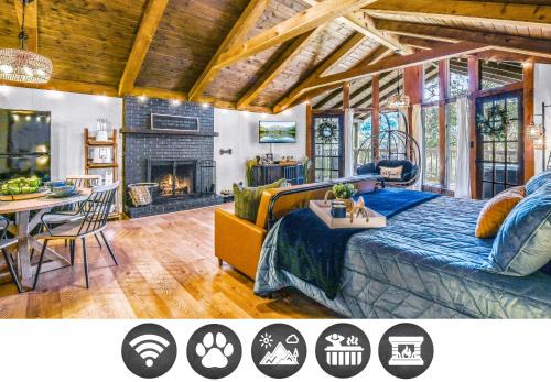 Townsend House | Cliff Haven cabin