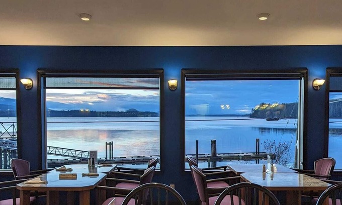 Alert Bay House | Cliff Haven on the Bay