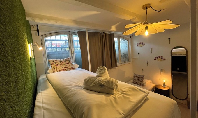 De Weteringschans Hostel | ClinkCoco