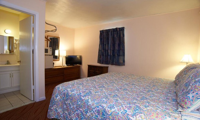 Clinton Hotel | Clinton Motel