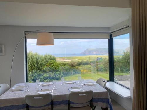 Dunquin House | Clogher Beach View - Scenic