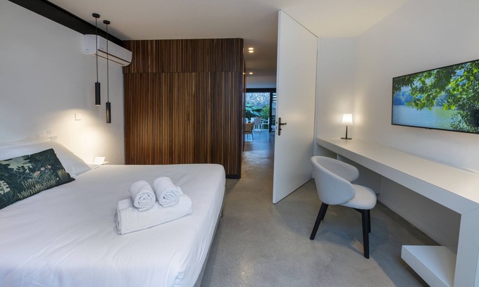 Saint-Denis Apartment | Clos de la Rivière