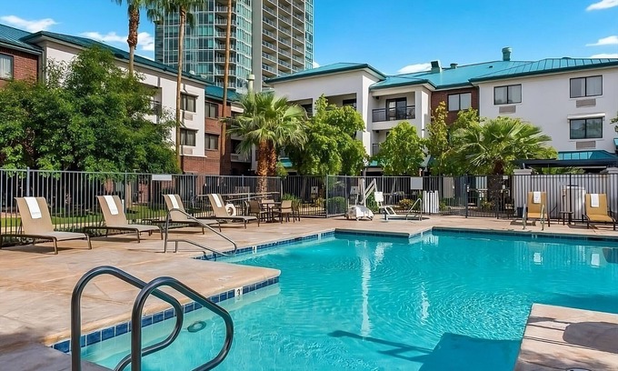 Tempe Hotel | Close to Gammage Lawn and Historic Palm Walk! Pets are Allowed, Swimming Pool!