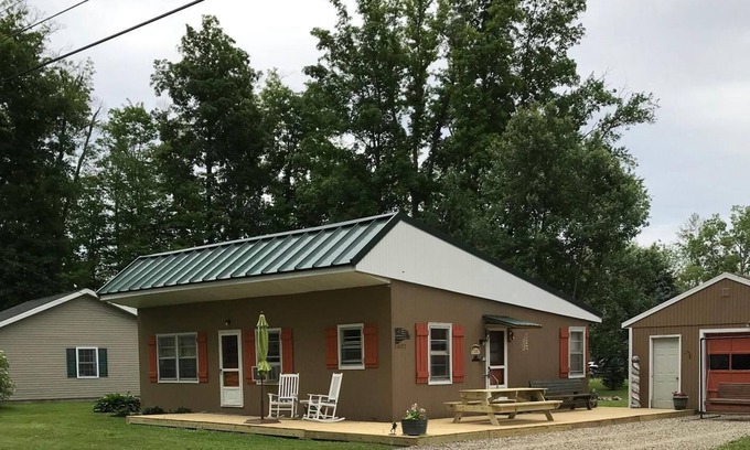 Chautauqua Cottage | Close to harbor Hideaway Cottage