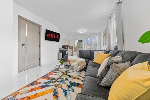 The Heights Apartment | Close to PATH -Games -Parking lot - NYC in 15 min