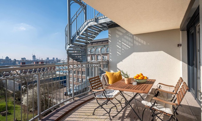 Hamm Apartment | Cls: Design-apartment in Hamburg mit Tiefgarage und E-ladesäule Studio I