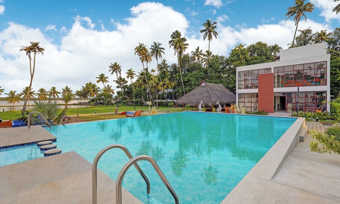 Kumbalam Hotel | Club Mahindra Arookutty