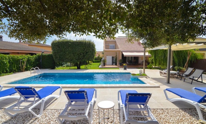 Macanet de la Selva Villa | Club Villamar - Villa with private pool, garage, nice garden and terrace. A private atmosphere be.