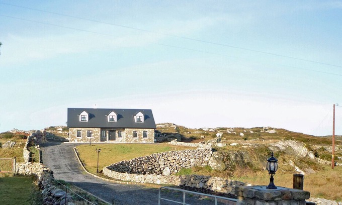 Carraroe Ski Chalet | Cnocán Na Cuaigh Holiday Home