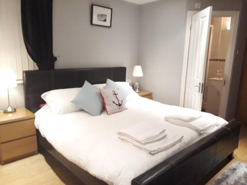 Hamworthy Bed & Breakfast | Coast 77 B&B