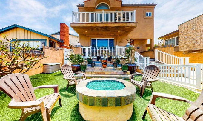 Carlsbad House | Coastal 3-Bedroom with Hot Tub and Ocean View