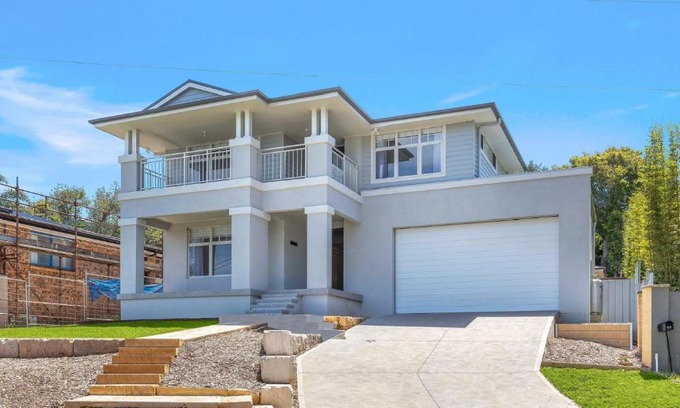 Killcare Heights House | 'Coastal Ambience' by HolidayCo