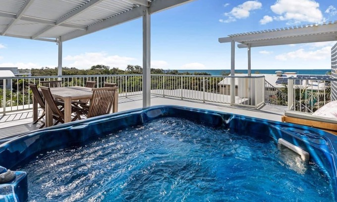 Marcoola Apartment | Coastal Escape ~ views, rooftop terrace & jaccuzi