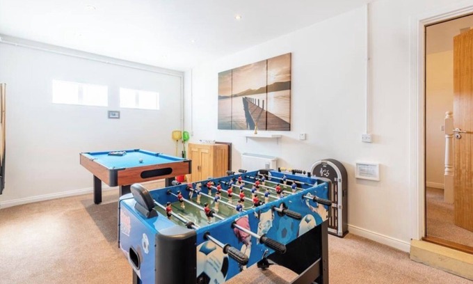 Crail House | Coastal Haven- stunning home in Crail