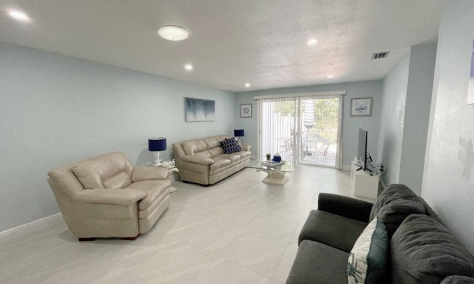 Oldsmar House | Coastal themed home near beach and airport