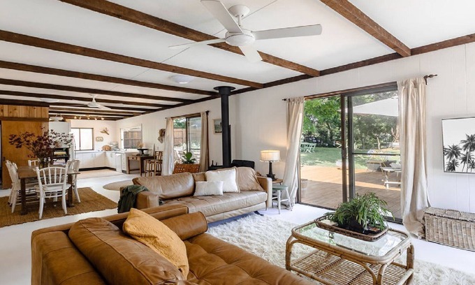 Killcare Heights House | Coastal vintage cottage brimming with character and charm just moments to beaches, bay and cafes.