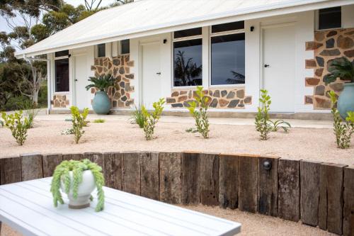 Boston Apartment | Cobble + Stone