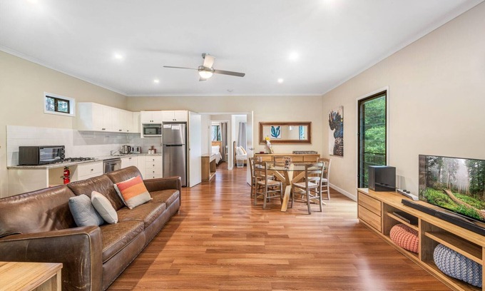 North Maleny House | Cockatoo Hideaway - Cabin - Secluded and Relaxing Hideaway