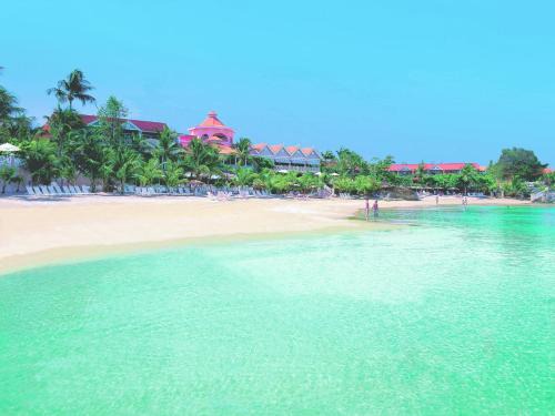 Crown Point Resort | Coco Reef Resort & Spa