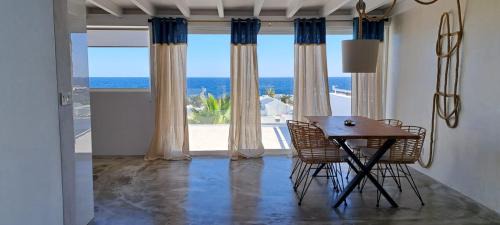 Los Cocoteros Apartment | CocoMar II- Ocean view luxury loft