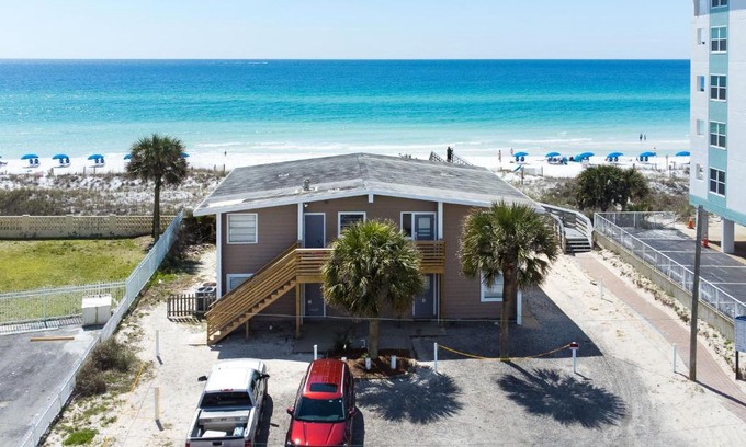 Fort Walton Beach House | Coconut Beach House B by Brooks and Shorey Resorts villa