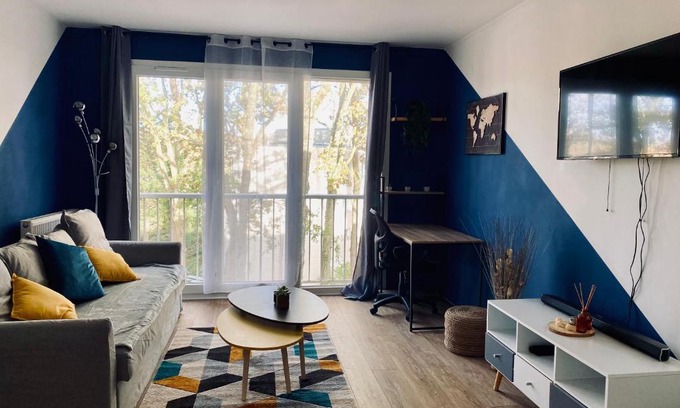 Les Aunettes Apartment | Cocoon citadin : Appartement 2 pièces au coeur d'Evry