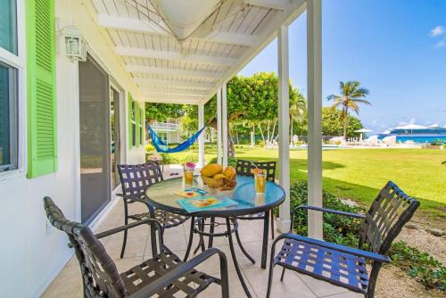 Seven Mile Beach House | Cocoplum #3 Condo