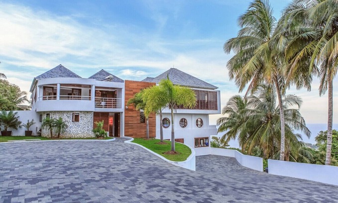 Summerfield Villa | Cocosan - Private Modern Luxury Villa With stellar views of the ocean