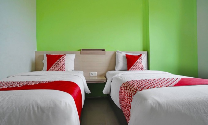 Padang Sidempuan Hotel | Collection O 91373 M Hotel