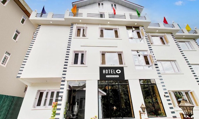 Srinagar Hotel | Collection O Dal Lake