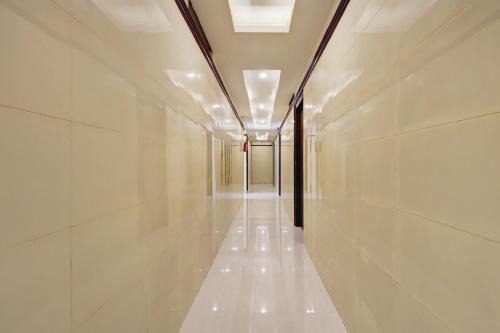 Bengaluru Hotel | Collection O KARAVALI RESIDENCY