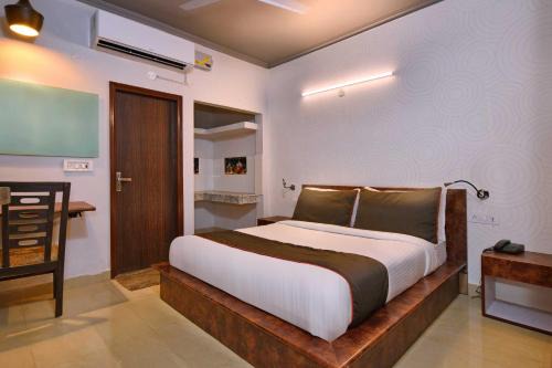 Udumbanchola Hotel | Collection O Karimbankuthu Waterfalls Thekkady Formerly Thoufeeq Tourist Home