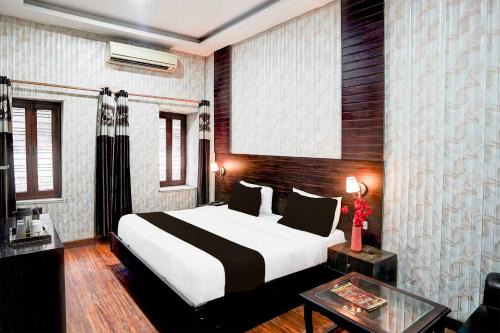 Dehradun Hotel | Collection O Tyagi Road near Railway Station