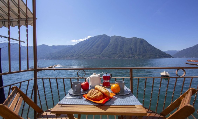 Colonno Apartment | Colonno Fronte Lago, Colonno, Italy