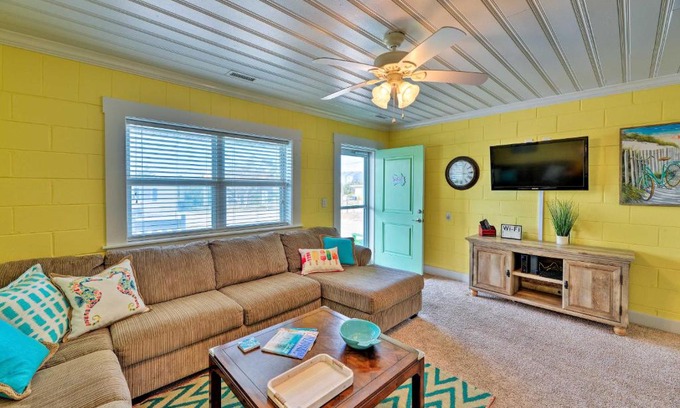 Emerald Isle House | Colorful Cottage with Patio Across from the Beach!